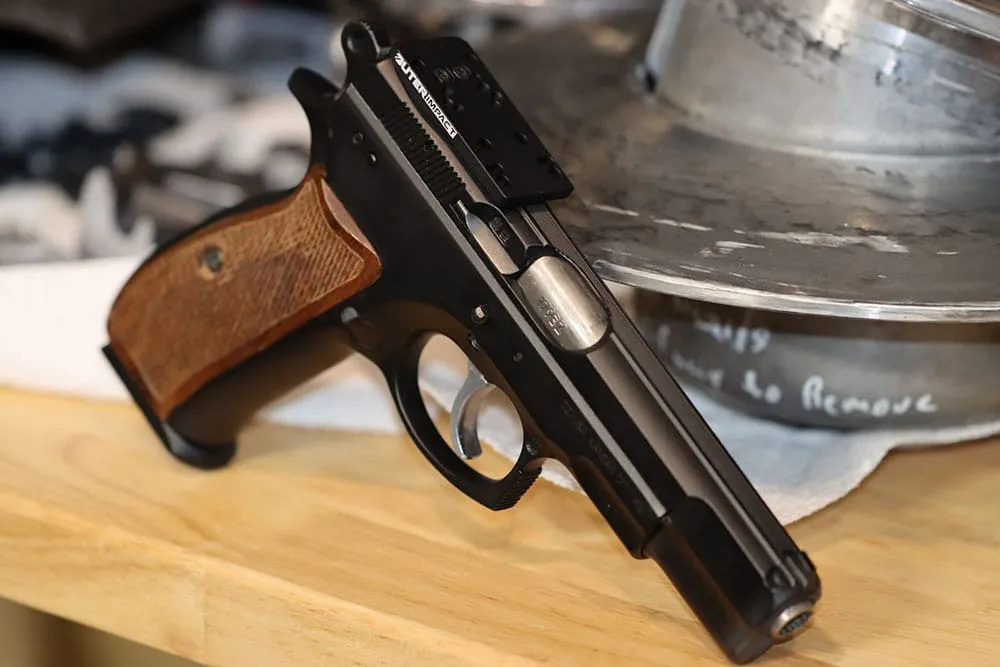 Outerimpact Red Dot Kurzwaffen Adapter für CZ 75 Pistolen alle Visiere montiert gross