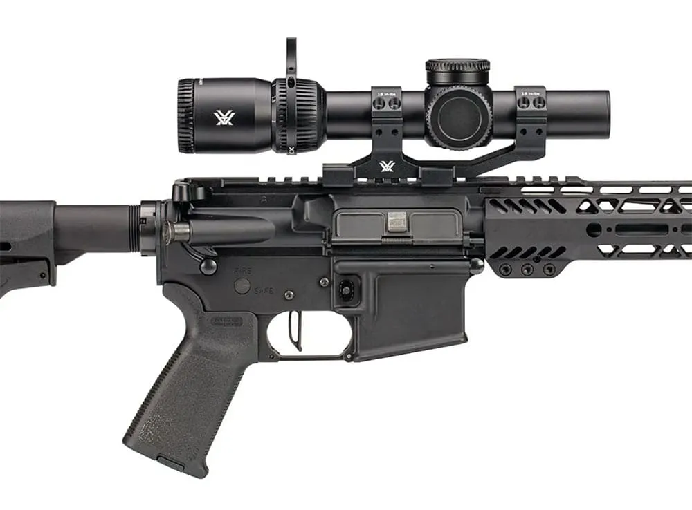 Sport Cantilever Mount von Vortex für 25,4mm Tubus 2-Zoll Offset, Montage für Picatinny-Schienen montiert auf AR 15 - SCM-01-150