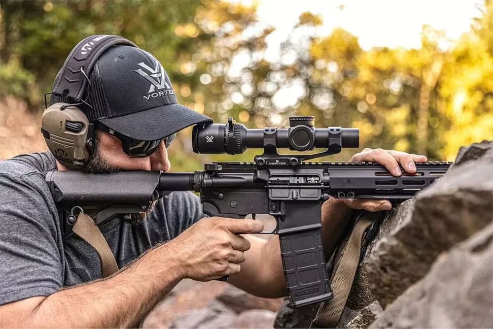 vortex strike eagle 1-10x24 FFP EBR-8 auf AR15 mit Cantilever-Montage Beispielbild