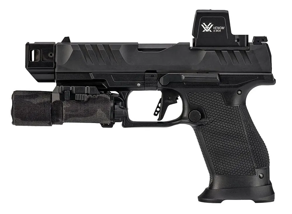 Rotpunktvisier VORTEX Venom® Enclosed Micro Red Dot auf Kurzwaffe montiert
