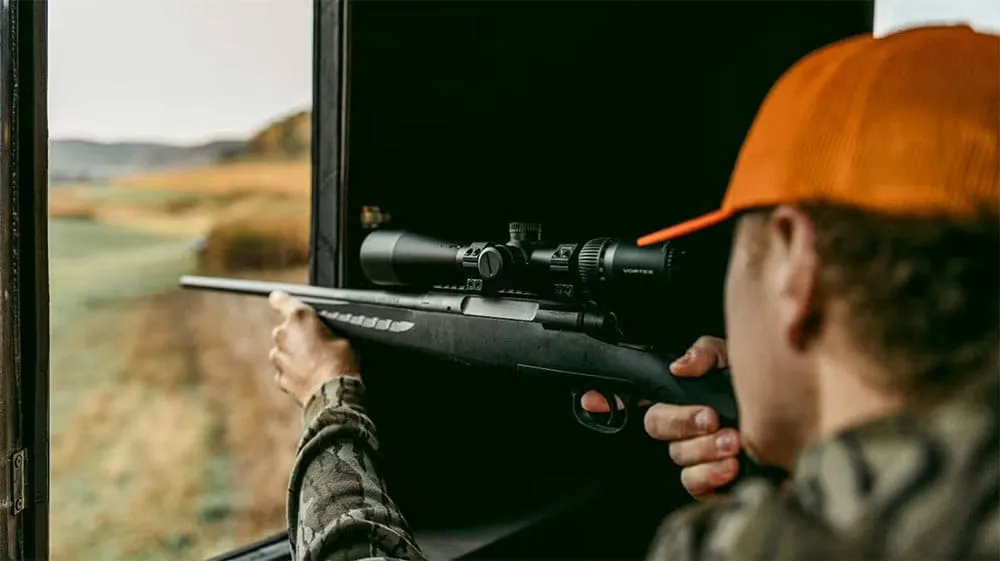 Vortex Crossfire HD 4-12x44 mit Dead-Hold® 2A BDC MOA Leuchtabsehen auf Büchse montieren